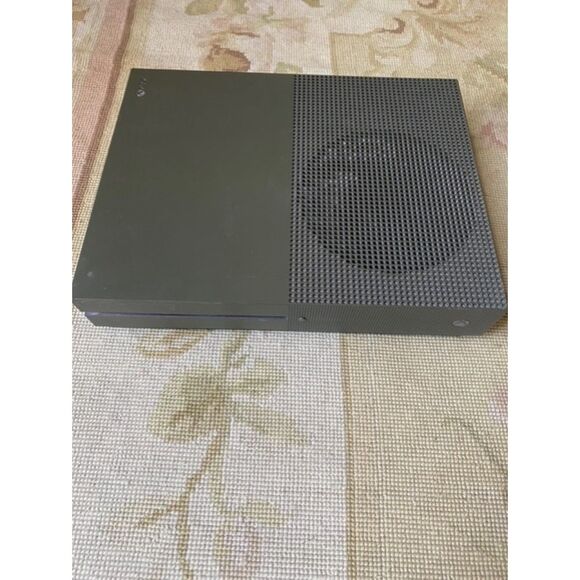 Excellent Used Condition XBox One S Game Console with DVD Player - Picture 2 of 6